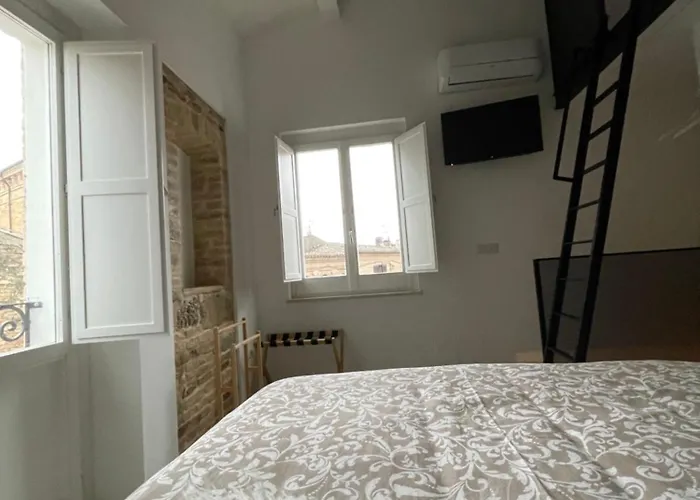 Al Civico 2 Tiny House فندق مبيت وإفطار *