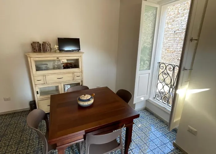 Al Civico 2 Tiny House أدري