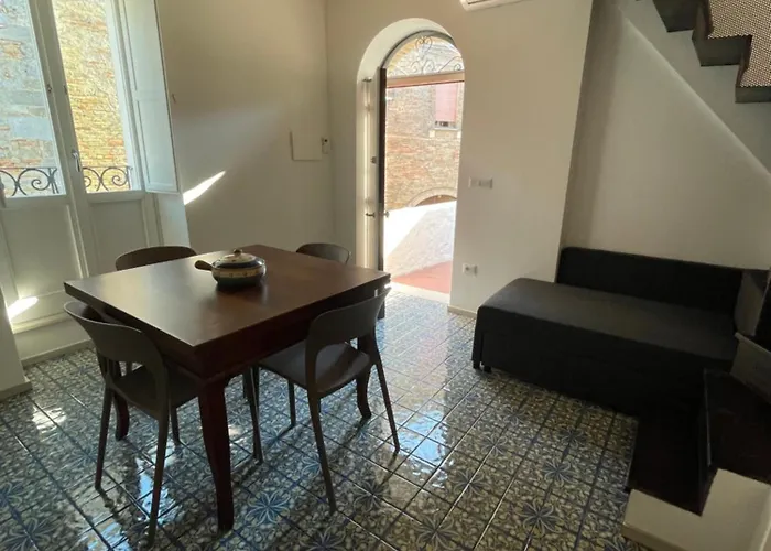 Al Civico 2 Tiny House فندق مبيت وإفطار أدري